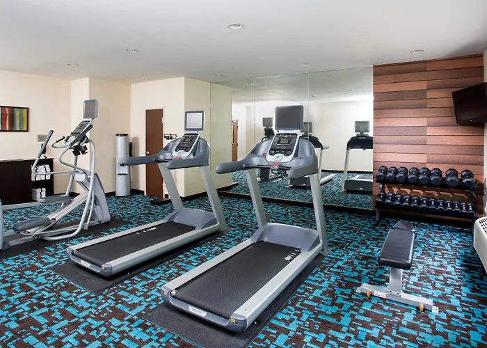 Hotel Fairfield & By Marriott Quincy
