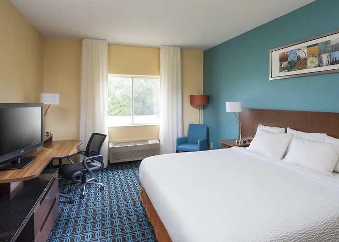 Hotel Fairfield & By Marriott