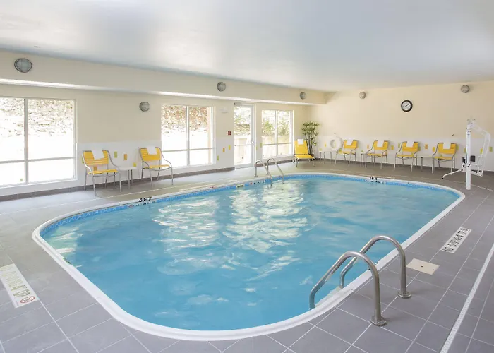 Hotel Fairfield & By Marriott Quincy