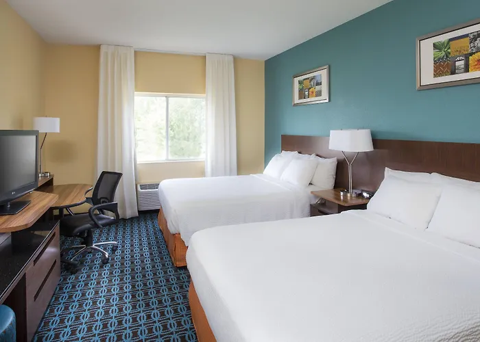 Hotel Fairfield & By Marriott Quincy