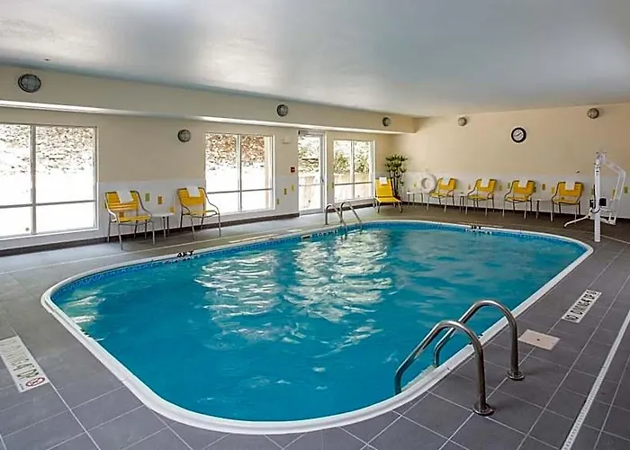 Hotel Fairfield & By Marriott Quincy