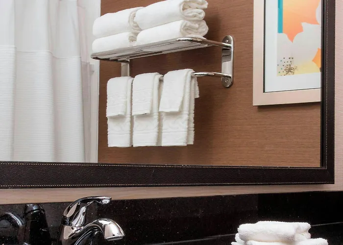 Hotel Fairfield & By Marriott
