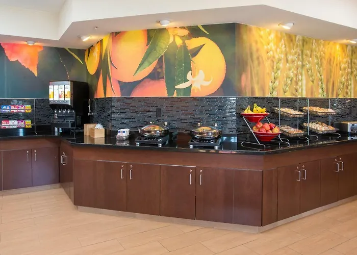 Hotel Fairfield & By Marriott Quincy